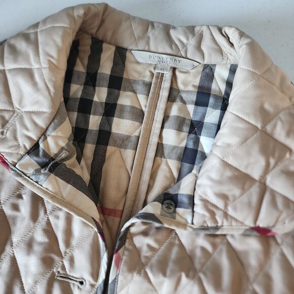 Burberry Quilted Jacket "EUC" - Picture 2 of 16